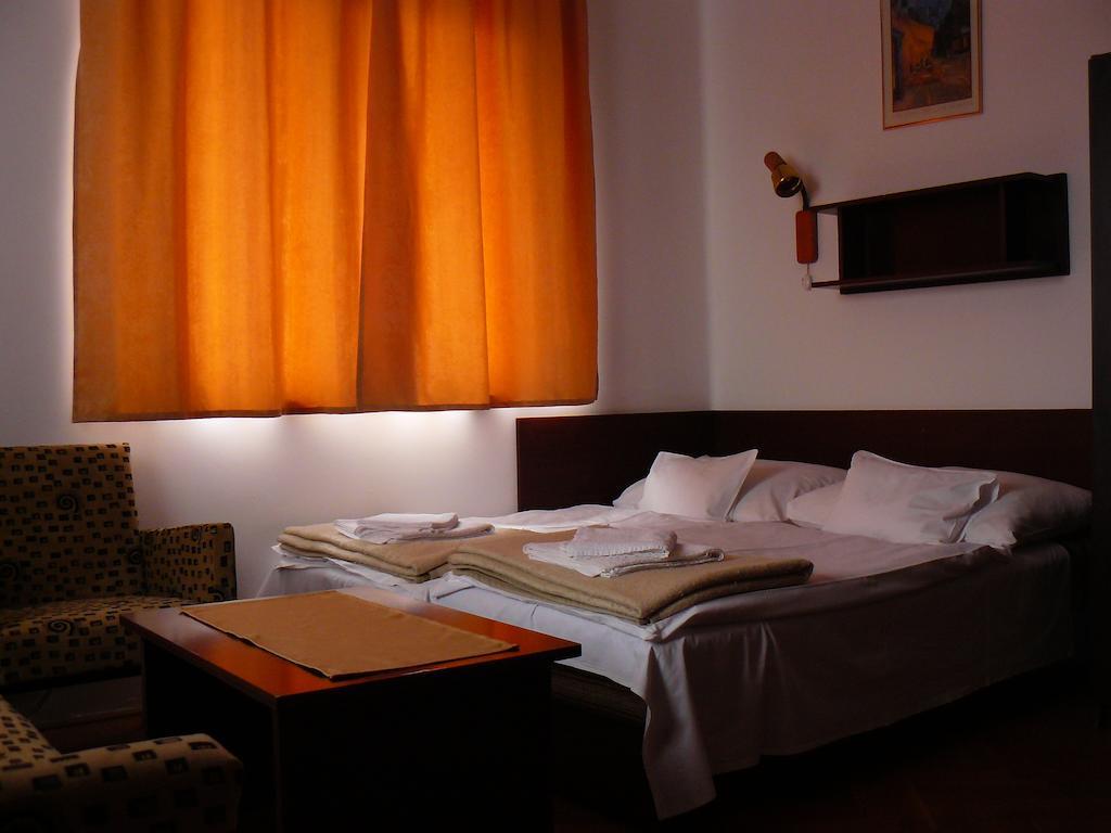 Diana Panzio Bed and Breakfast Mátrafüred Værelse billede